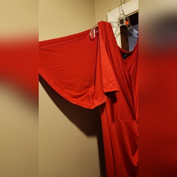 Red dress with slit sleeves. I accept offers - Picture 4 of 7